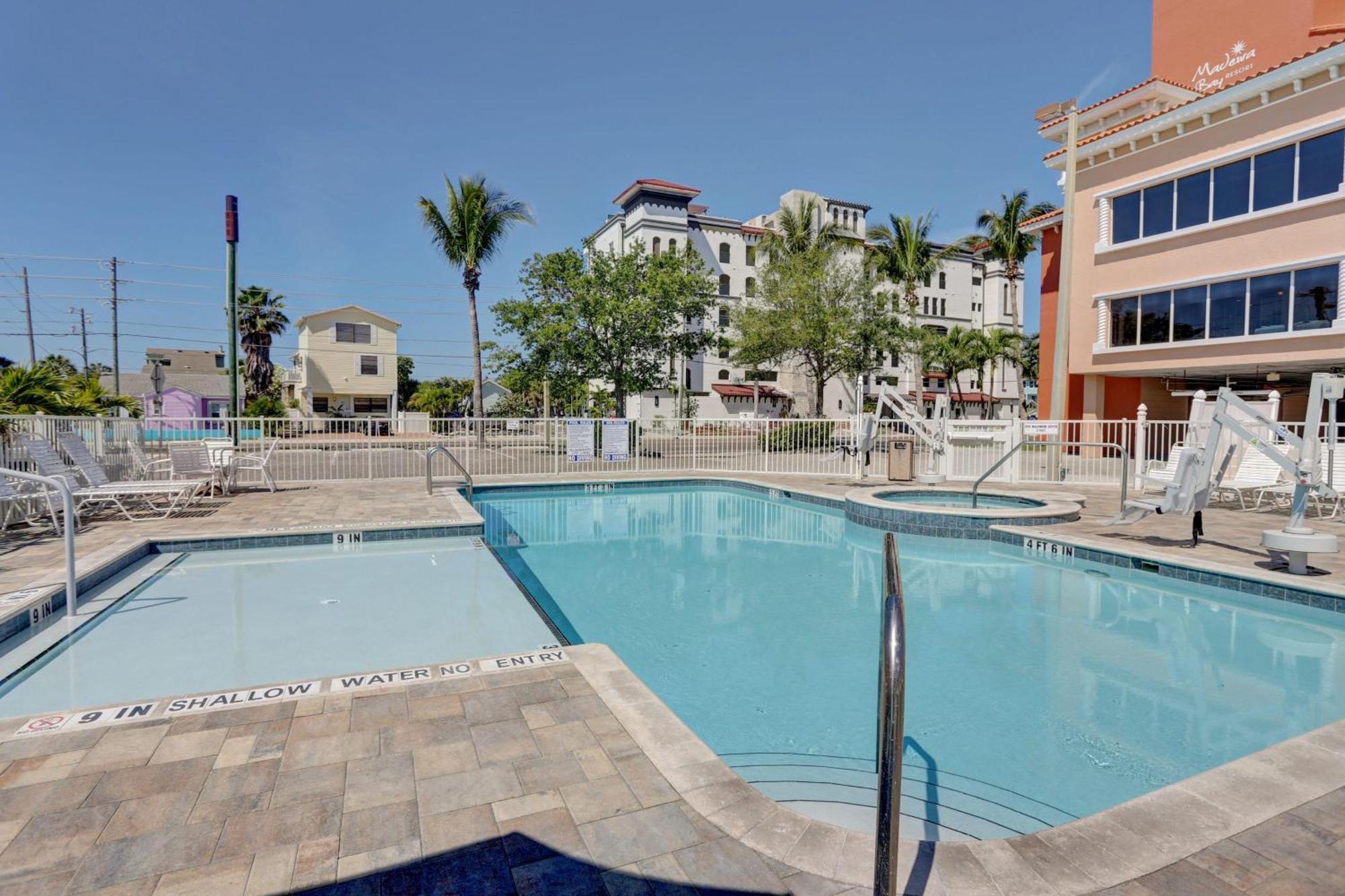 Madeira Bay Resort I 1502 St. Pete Beach Exterior photo