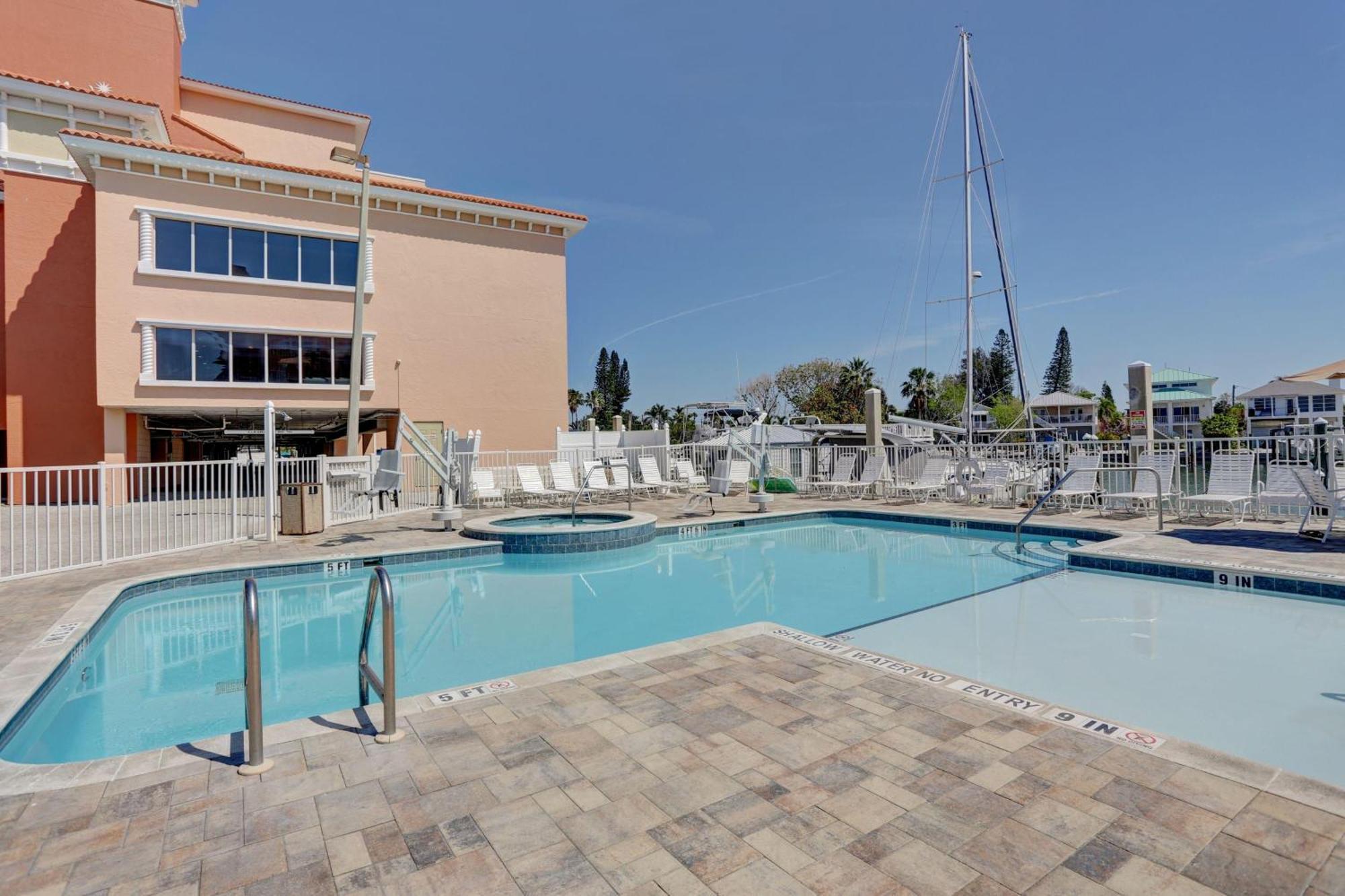 Madeira Bay Resort I 1502 St. Pete Beach Exterior photo